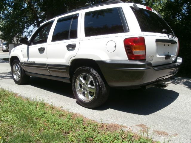 2004 Jeep Grand Cherokee LT Tv-dvdleathersunroof3rowcarfax Available