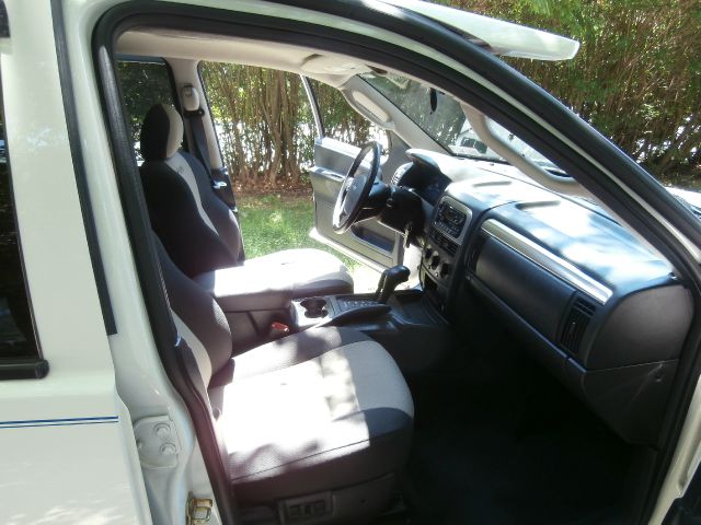 2004 Jeep Grand Cherokee LT Tv-dvdleathersunroof3rowcarfax Available