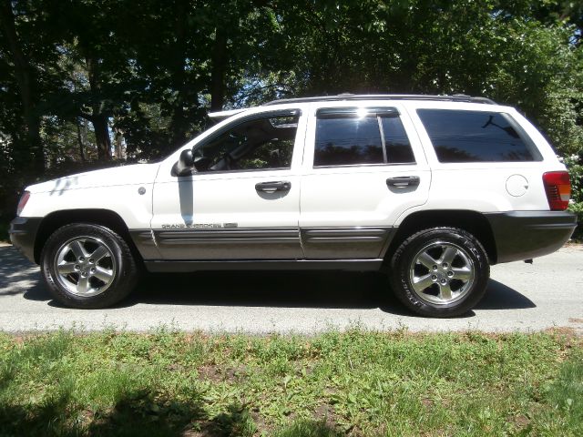 2004 Jeep Grand Cherokee LT Tv-dvdleathersunroof3rowcarfax Available