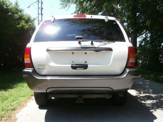 2004 Jeep Grand Cherokee LT Tv-dvdleathersunroof3rowcarfax Available