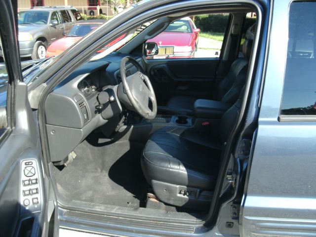 2004 Jeep Grand Cherokee LT Tv-dvdleathersunroof3rowcarfax Available