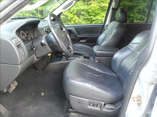 2004 Jeep Grand Cherokee 4dr 114 WB W/4.6l AWD