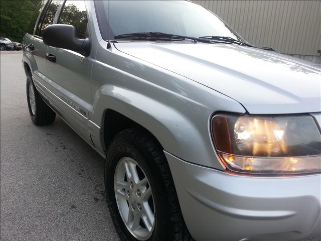 2004 Jeep Grand Cherokee 4dr 114 WB W/4.6l AWD