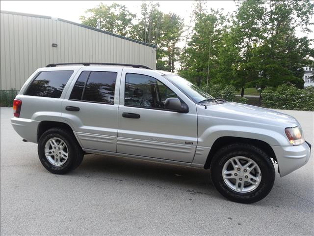 2004 Jeep Grand Cherokee 4dr 114 WB W/4.6l AWD