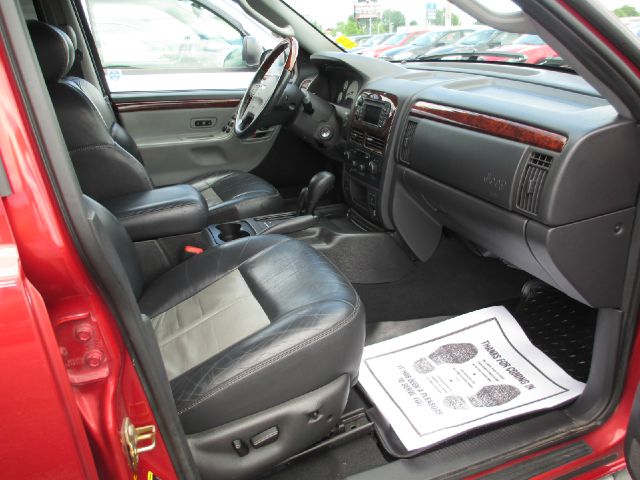 2004 Jeep Grand Cherokee 2.4i Sedan