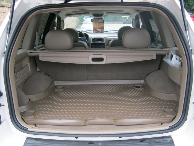 2004 Jeep Grand Cherokee LT Tv-dvdleathersunroof3rowcarfax Available