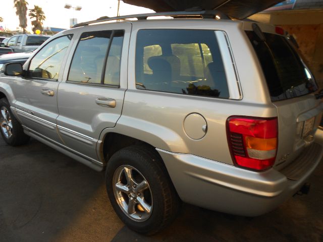 2004 Jeep Grand Cherokee 2.4i Sedan