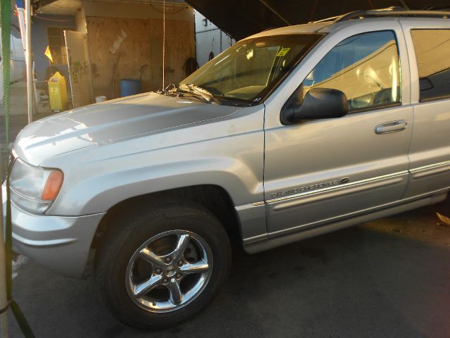 2004 Jeep Grand Cherokee 2.4i Sedan