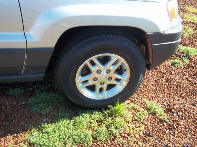 2004 Jeep Grand Cherokee Sedan 4dr