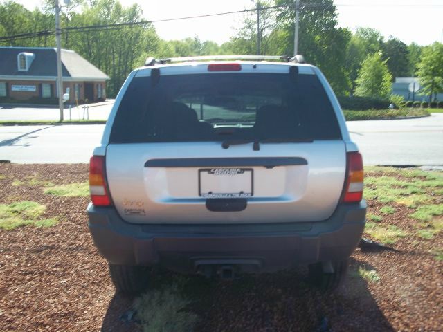 2004 Jeep Grand Cherokee Sedan 4dr