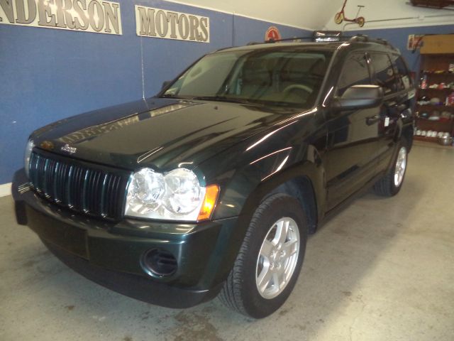 2005 Jeep Grand Cherokee Sedan 4dr