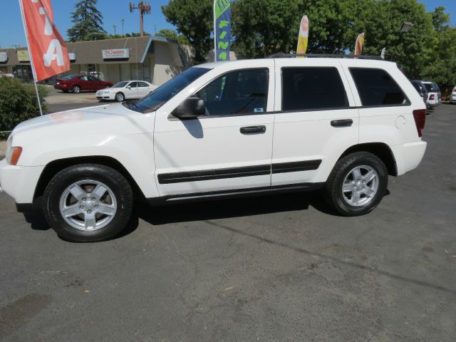 2005 Jeep Grand Cherokee Sedan 4dr