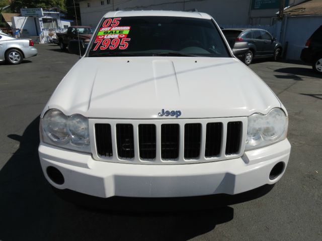 2005 Jeep Grand Cherokee Sedan 4dr