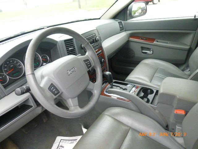 2005 Jeep Grand Cherokee Super