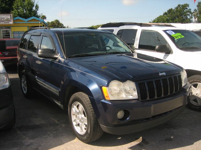 2005 Jeep Grand Cherokee Sedan 4dr