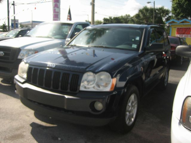 2005 Jeep Grand Cherokee Sedan 4dr