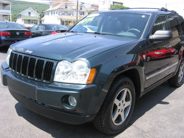 2005 Jeep Grand Cherokee AWD Ultimate