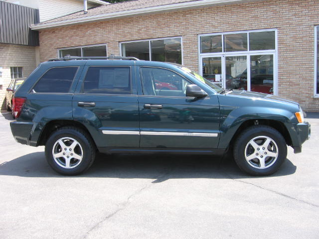 2005 Jeep Grand Cherokee AWD Ultimate