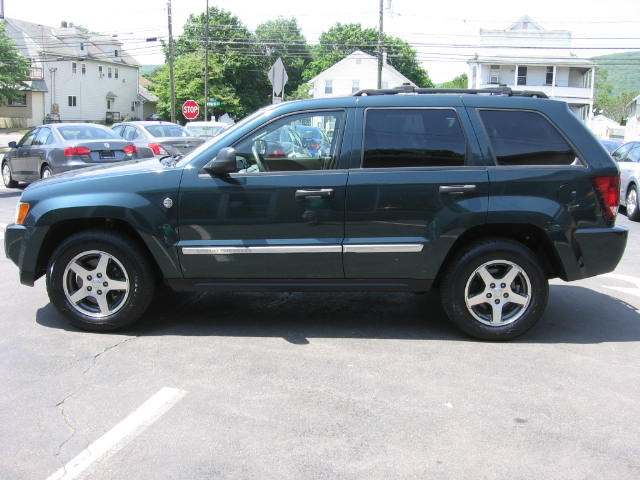 2005 Jeep Grand Cherokee AWD Ultimate