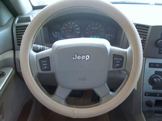 2005 Jeep Grand Cherokee AWD Ultimate