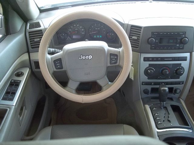 2005 Jeep Grand Cherokee AWD Ultimate