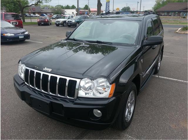 2005 Jeep Grand Cherokee Yaris Sedan