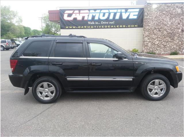 2005 Jeep Grand Cherokee Yaris Sedan