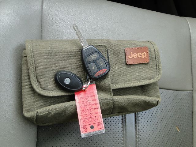 2005 Jeep Grand Cherokee Super