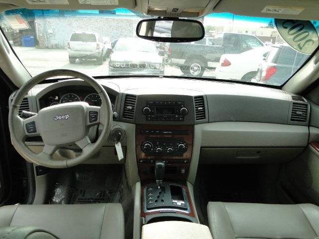 2005 Jeep Grand Cherokee Super