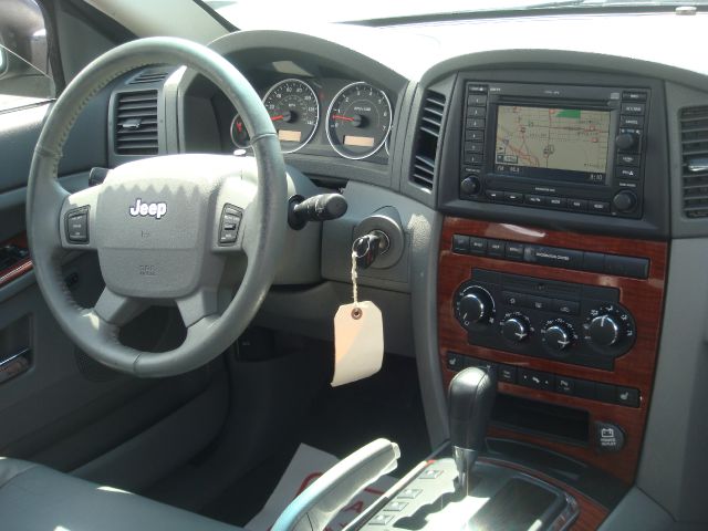 2005 Jeep Grand Cherokee Super