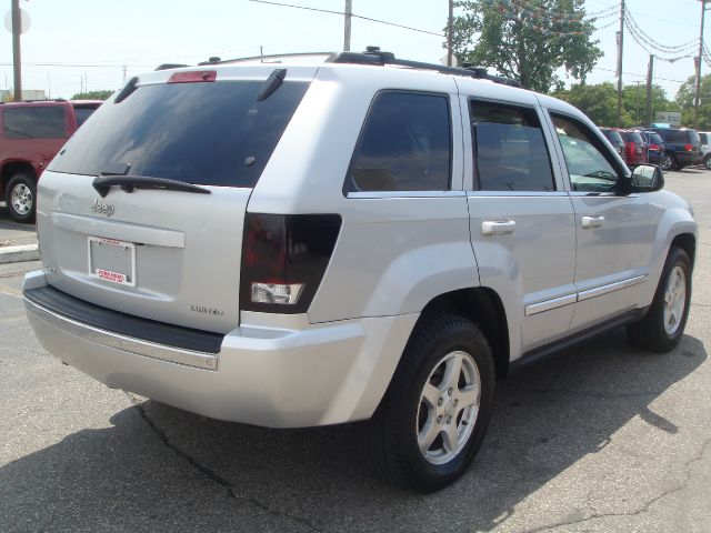 2005 Jeep Grand Cherokee Super