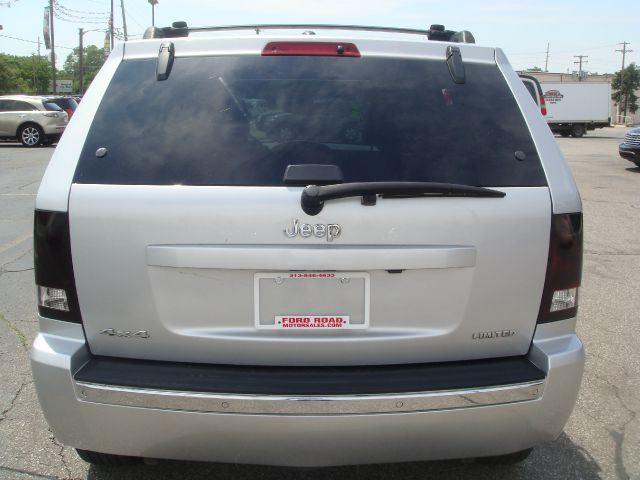 2005 Jeep Grand Cherokee Super