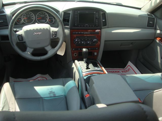 2005 Jeep Grand Cherokee Super