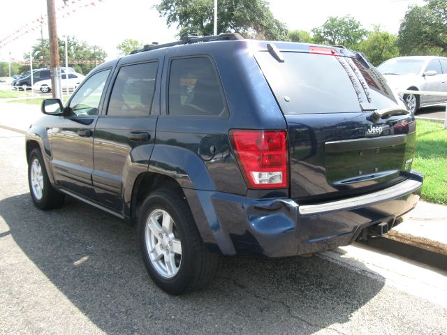 2005 Jeep Grand Cherokee Sedan 4dr