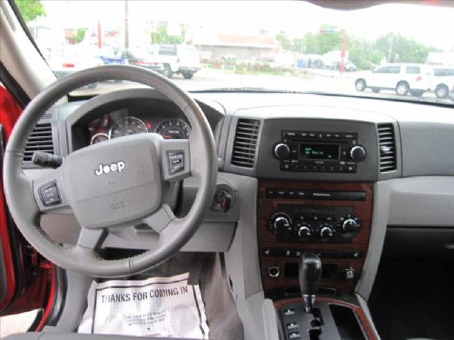 2005 Jeep Grand Cherokee SLT 25