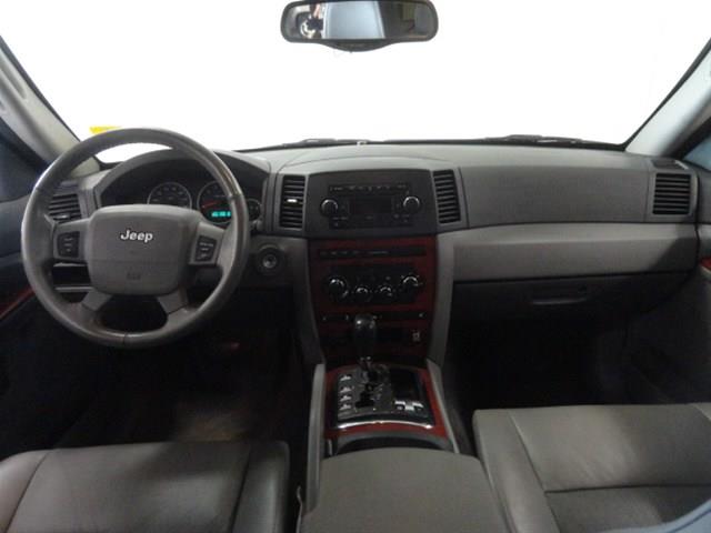 2005 Jeep Grand Cherokee SLT 25