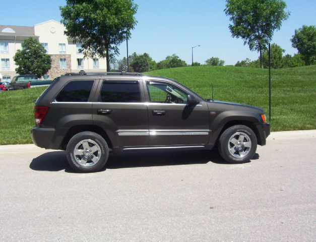 2005 Jeep Grand Cherokee Super