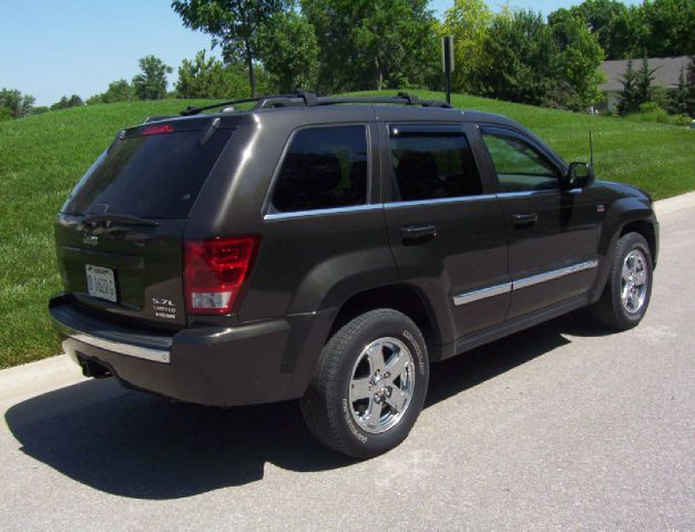 2005 Jeep Grand Cherokee Super