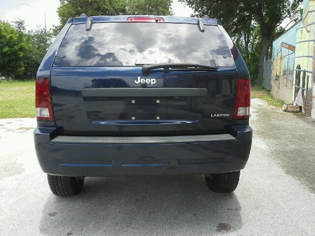 2005 Jeep Grand Cherokee Sedan 4dr