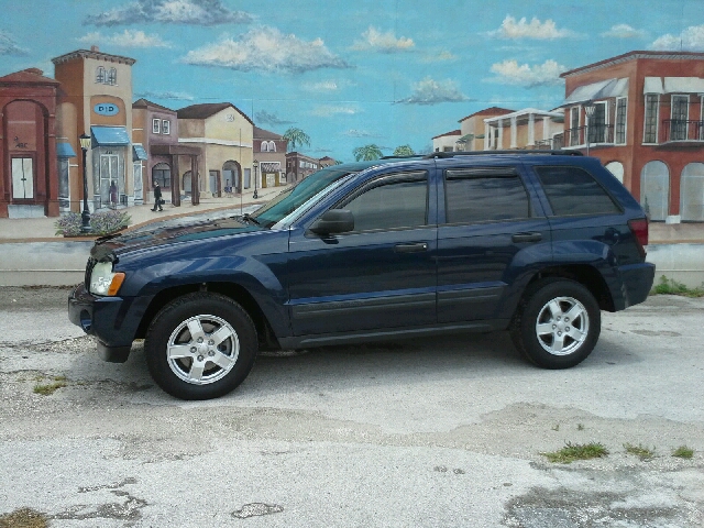 2005 Jeep Grand Cherokee Sedan 4dr