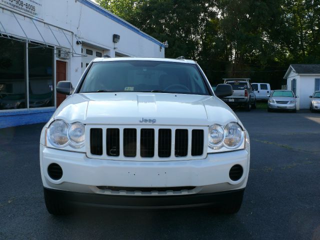 2005 Jeep Grand Cherokee Sedan 4dr