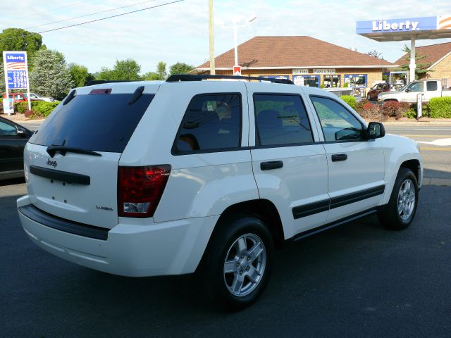 2005 Jeep Grand Cherokee Sedan 4dr