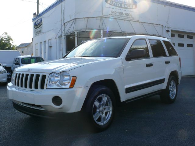 2005 Jeep Grand Cherokee Sedan 4dr