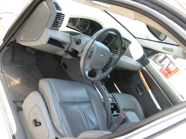 2005 Jeep Grand Cherokee Super