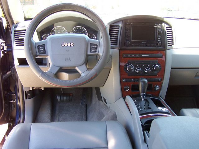 2005 Jeep Grand Cherokee Super