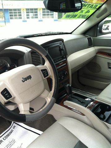 2005 Jeep Grand Cherokee Super