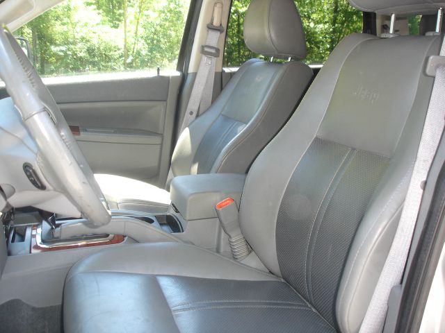 2005 Jeep Grand Cherokee Super