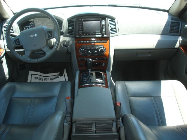 2005 Jeep Grand Cherokee Super