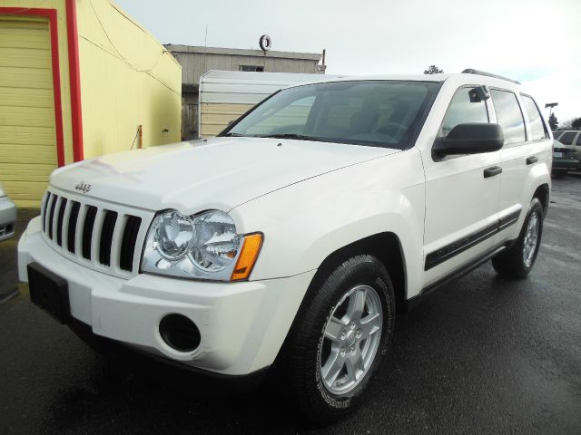 2005 Jeep Grand Cherokee Sedan 4dr