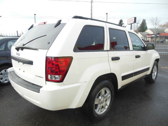 2005 Jeep Grand Cherokee Sedan 4dr